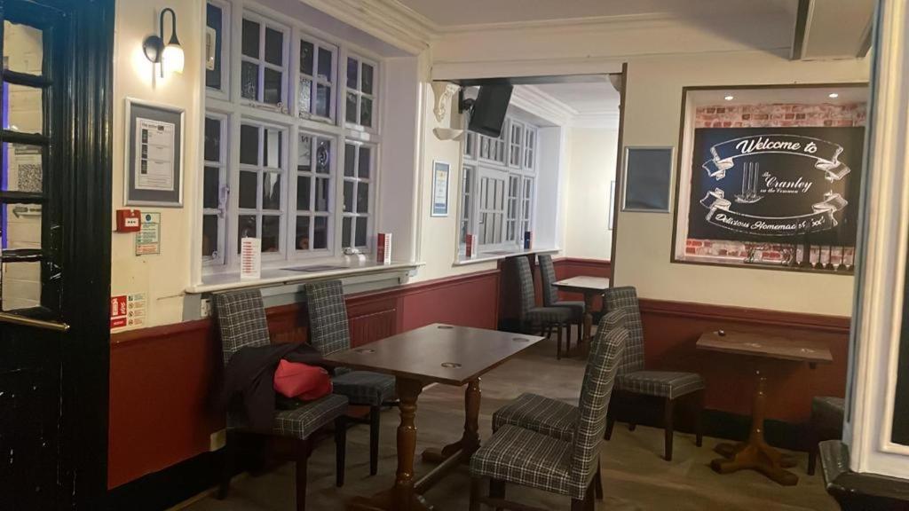 The Cranley Hotel Cranleigh Eksteriør billede