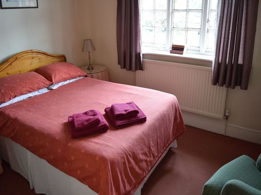 The Cranley Hotel Cranleigh Eksteriør billede