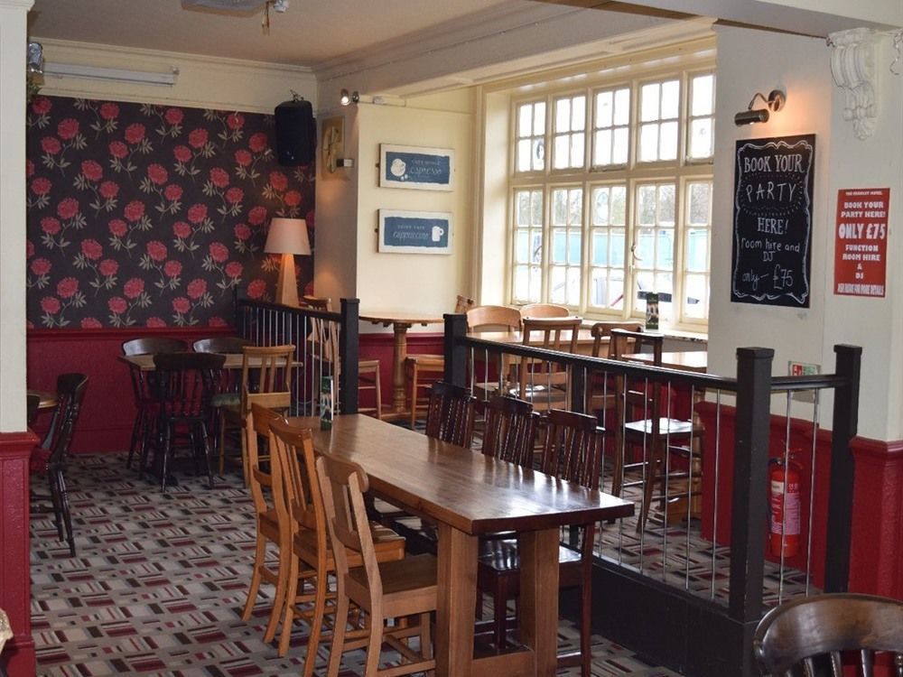 The Cranley Hotel Cranleigh Eksteriør billede